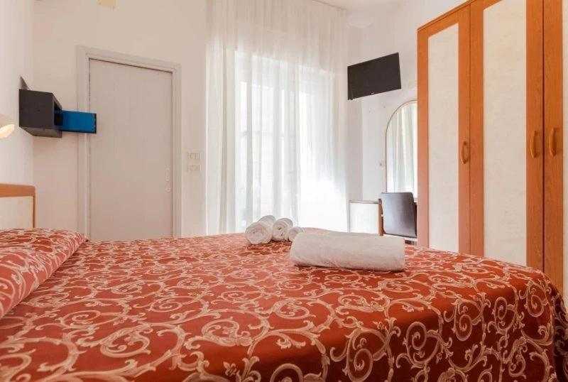 Hotel Ivana Misano Adriatico Buitenkant foto