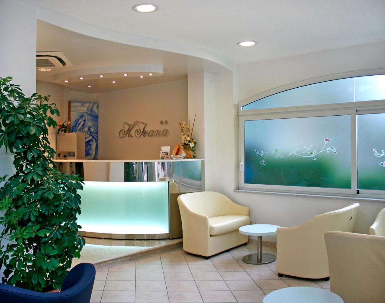 Hotel Ivana Misano Adriatico Buitenkant foto